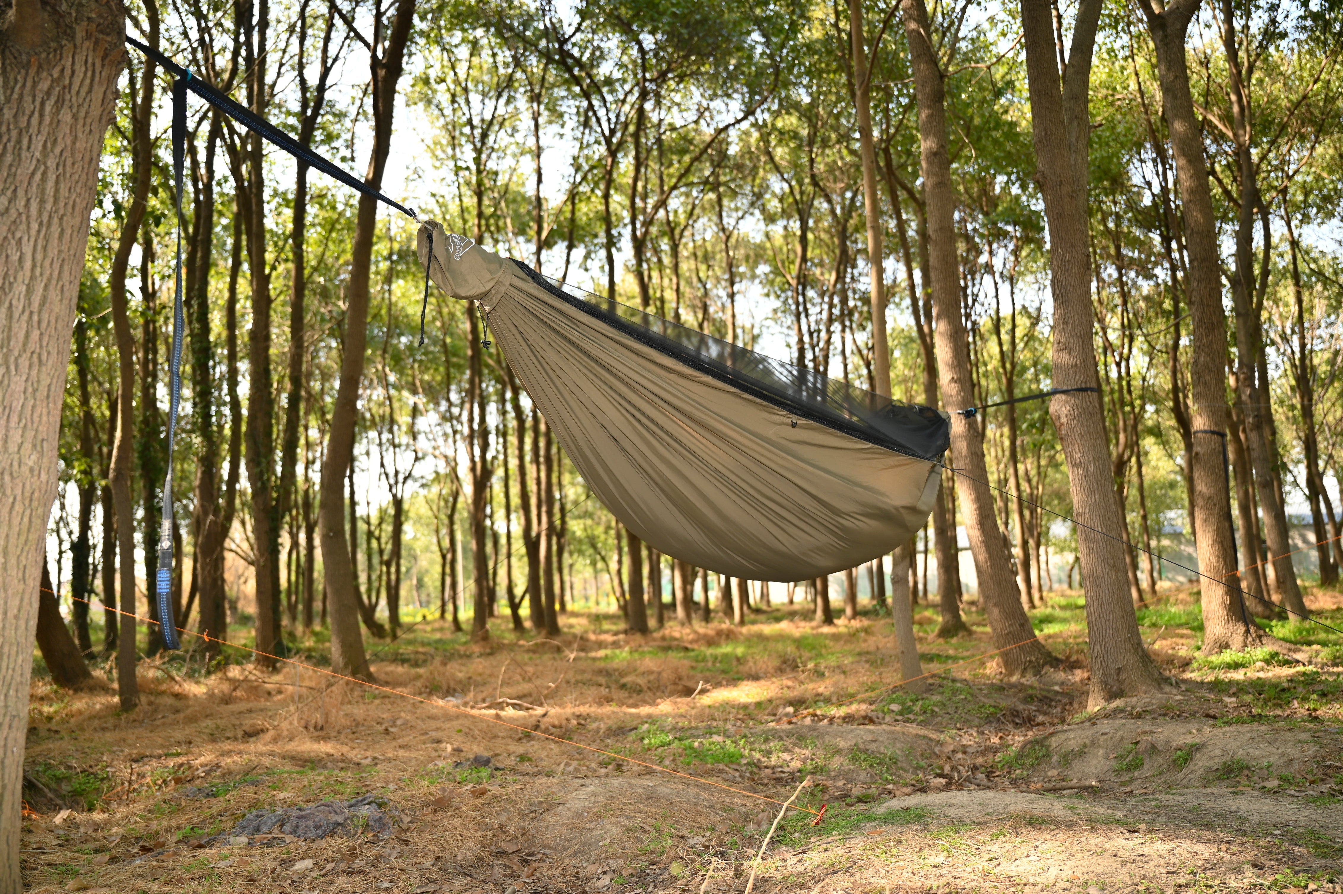 Zip shop up hammock